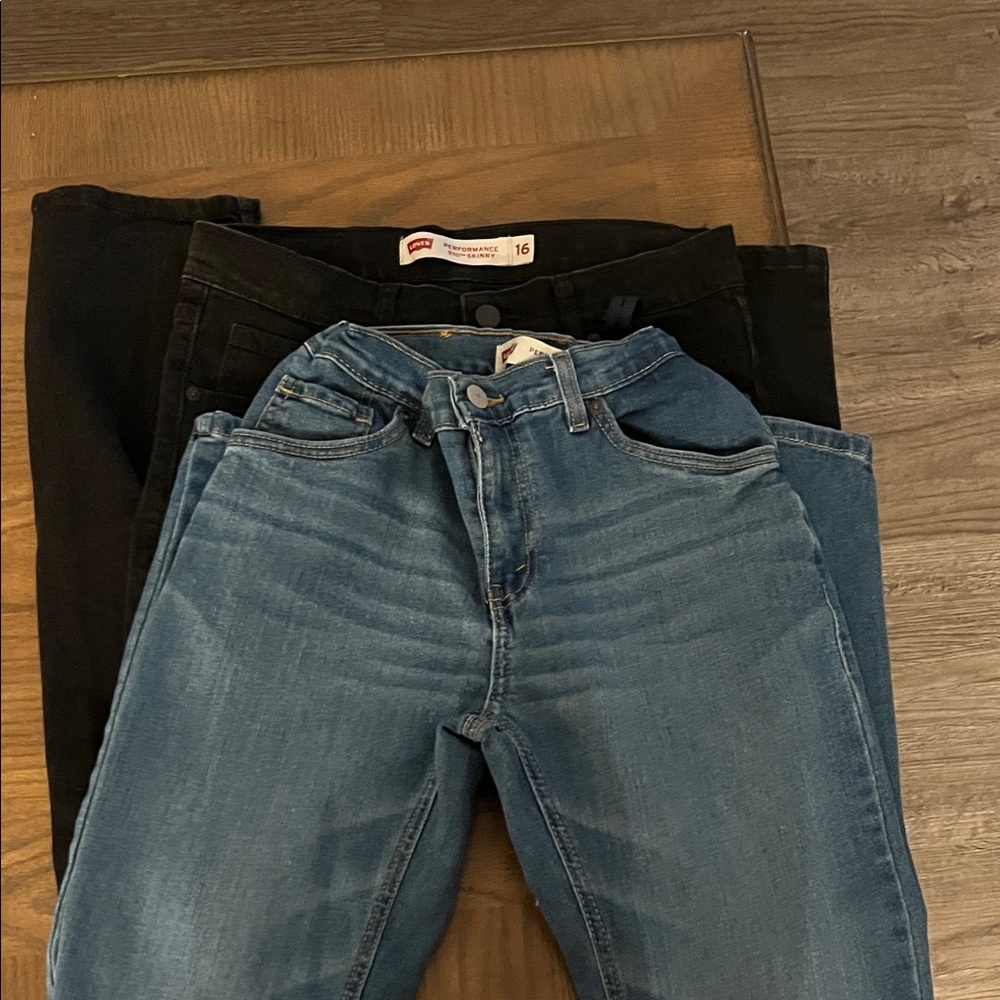 Levi's Women's Classic Blue and Black Skinny Jeans